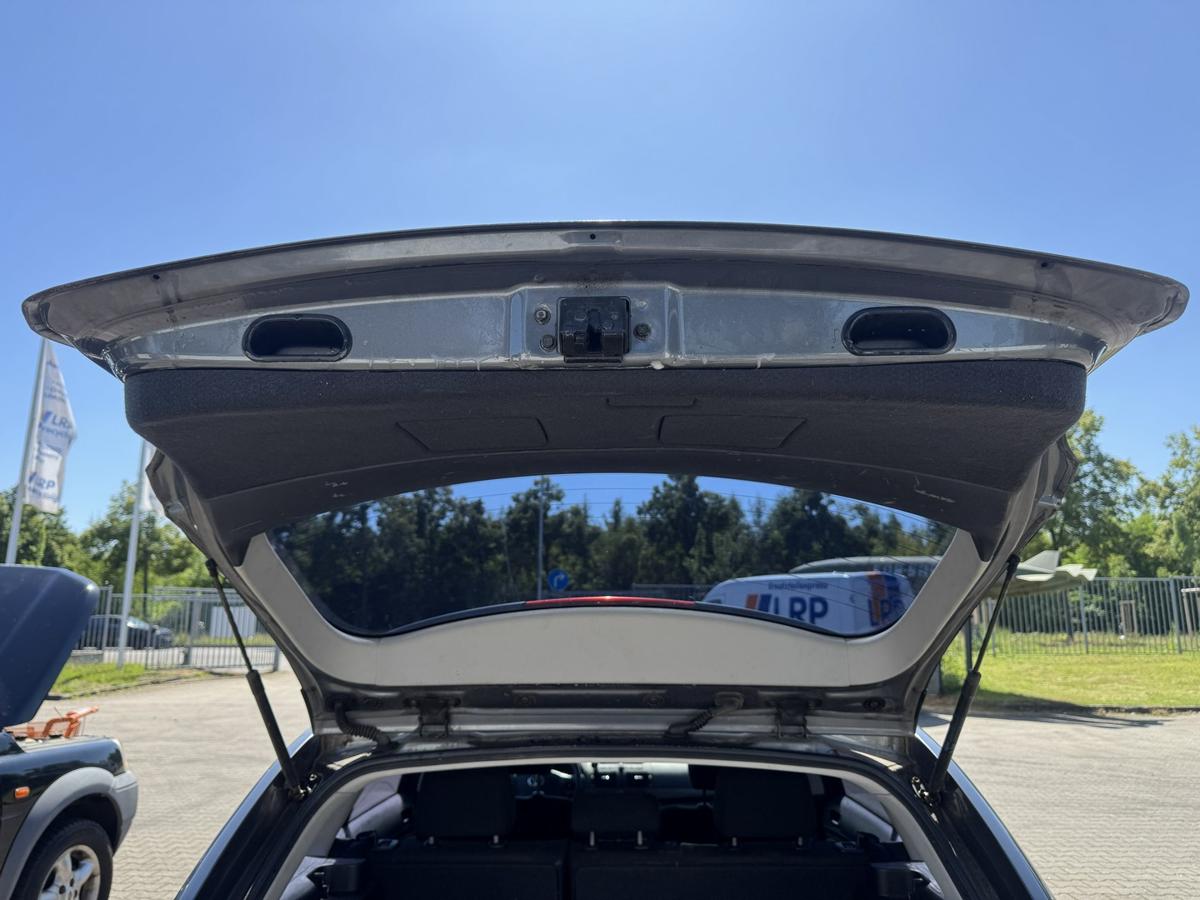 Toyota Avensis T25 original Heckklappe mit Heckscheibe 1E5 Gray Perleffekt Kombi Bj.2004